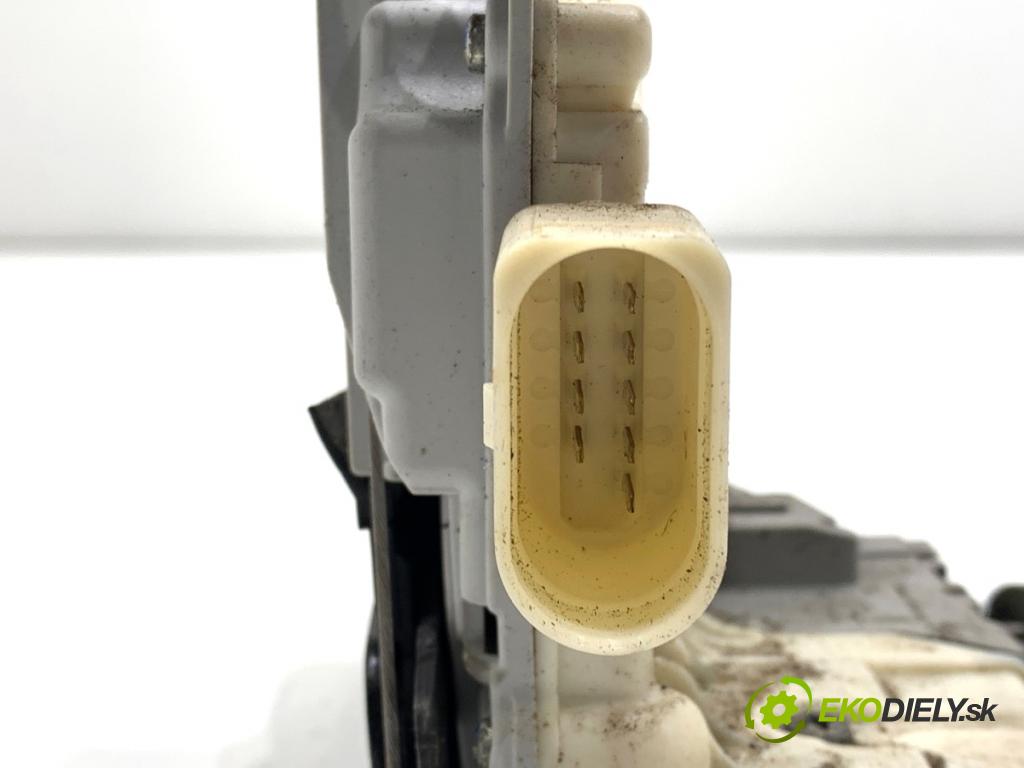 AUDI A6 C7 Kombi 2012 120 kW 2.0 TDI 1968 zámok Dvere ľavy zad 4G0839015