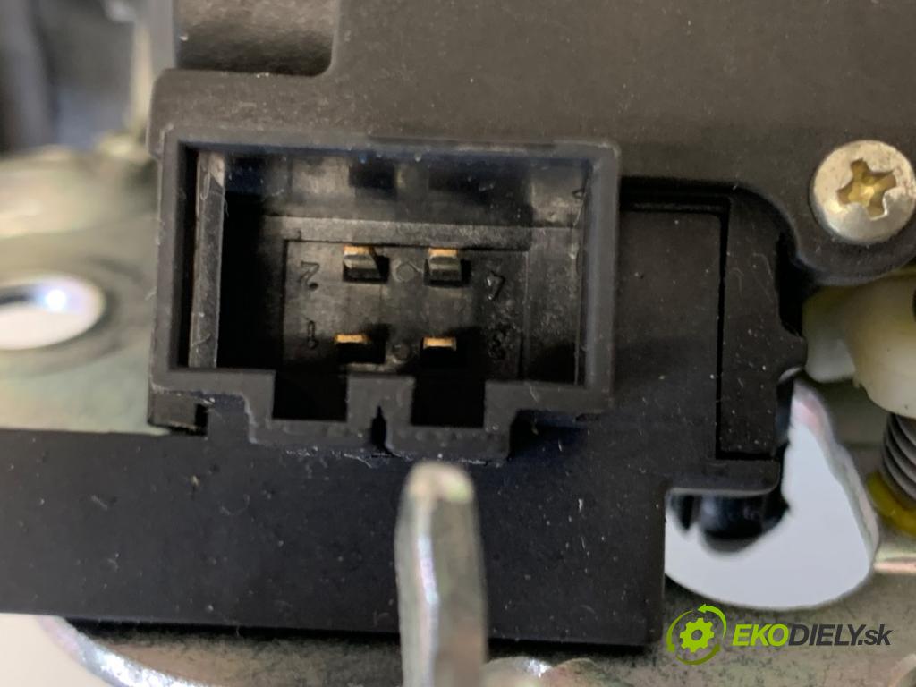 AUDI A6 C7 Kombi 2012 120 kW 2.0 TDI 1968 zámok dverí zad 4G9827520