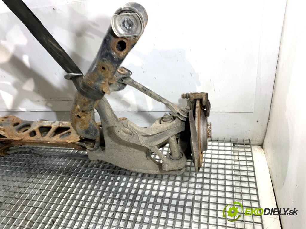 AUDI A6 C7 Kombi 2012 120 kW 2.0 TDI 1968 Výstuha zad 8R0505311F