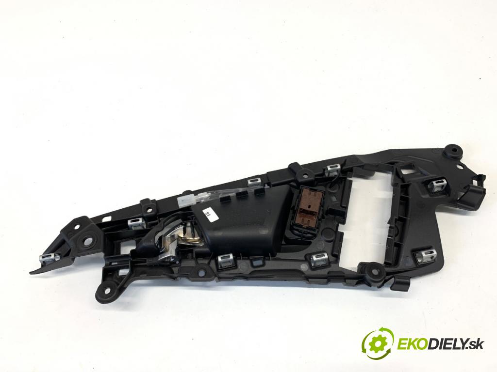 AUDI A6 C7 Kombi 2012 120 kW 2.0 TDI 1968 Kľučka vnútorná pravy predný 4G0837020A