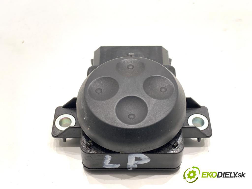 AUDI A6 C7 Kombi 2012 120 kW 2.0 TDI 1968 Prepínač sedačky ľavy 8E0959777B