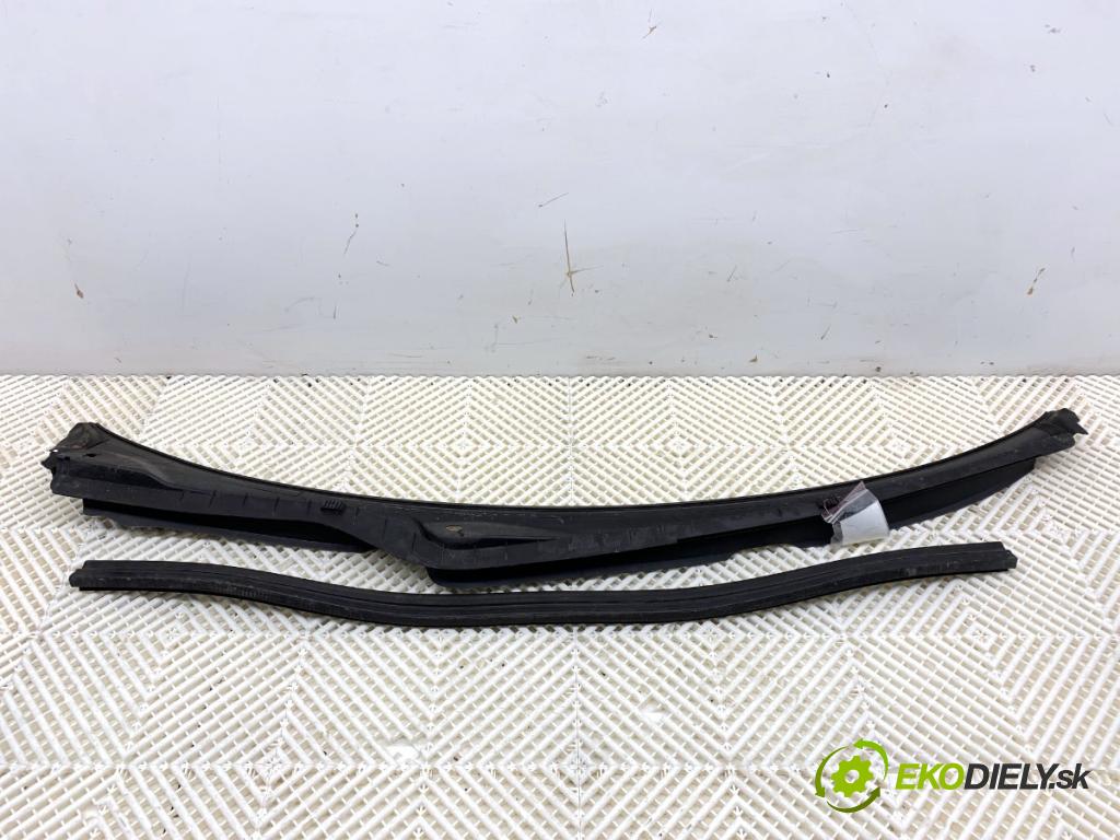 AUDI A6 C7 Kombi 2012 120 kW 2.0 TDI 1968 Torpédo, plast pod čelné okno 4G1819403 (Torpédo (plast pod čelným sklom))