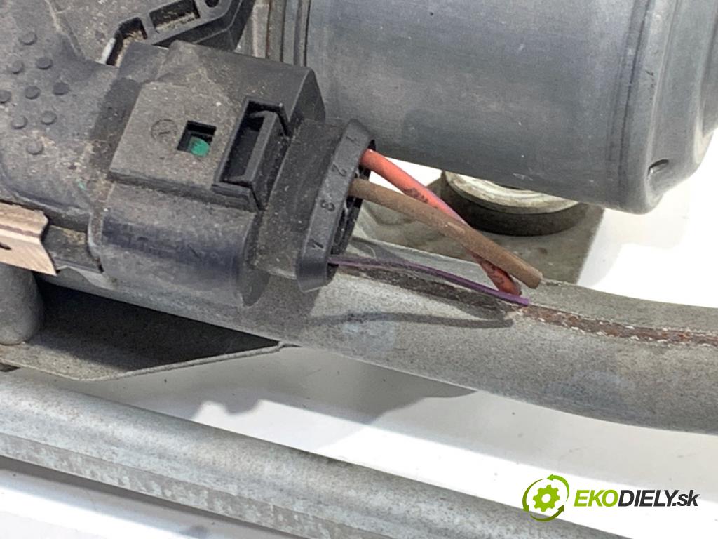 AUDI A6 C7 Kombi 2012 120 kW 2.0 TDI 1968 Mechanizmus stieračov predný 4G1955023A (Motorček stieračov predný)