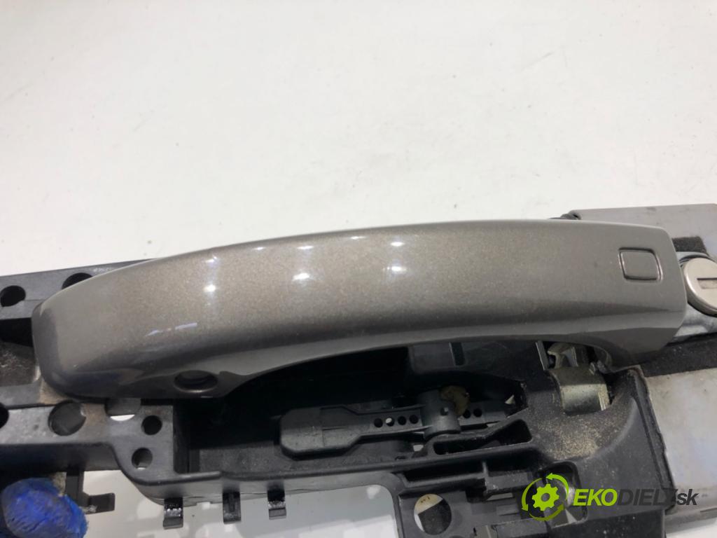 AUDI A6 C7 Kombi 2012 120 kW 2.0 TDI 1968 Kľučka vonkajšia ľavy predný