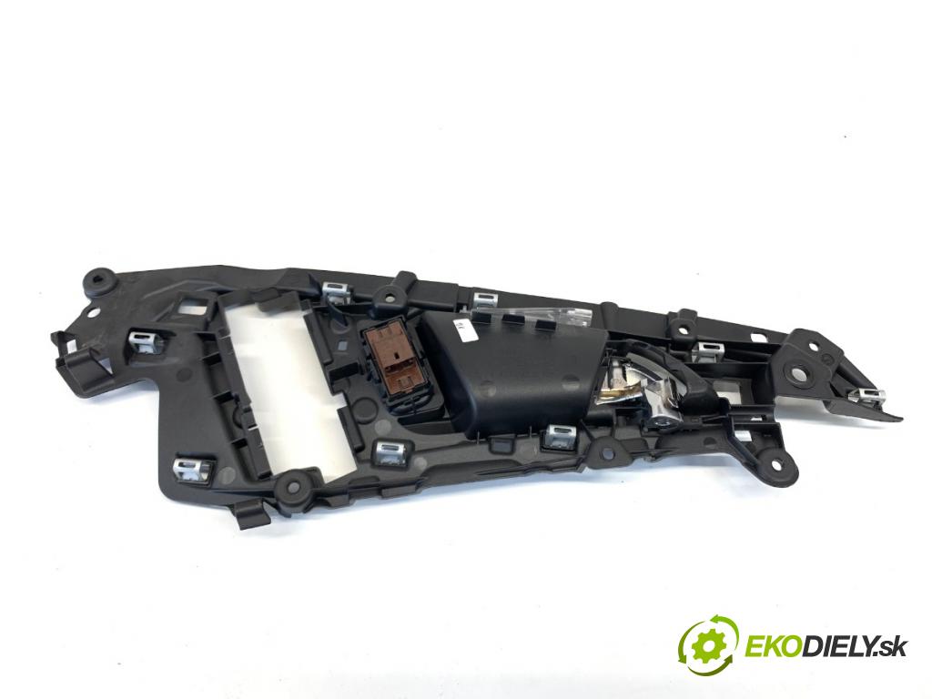 AUDI A6 C7 Kombi 2012 120 kW 2.0 TDI 1968 Kľučka vnútorná ľavy predný 4G0837019A