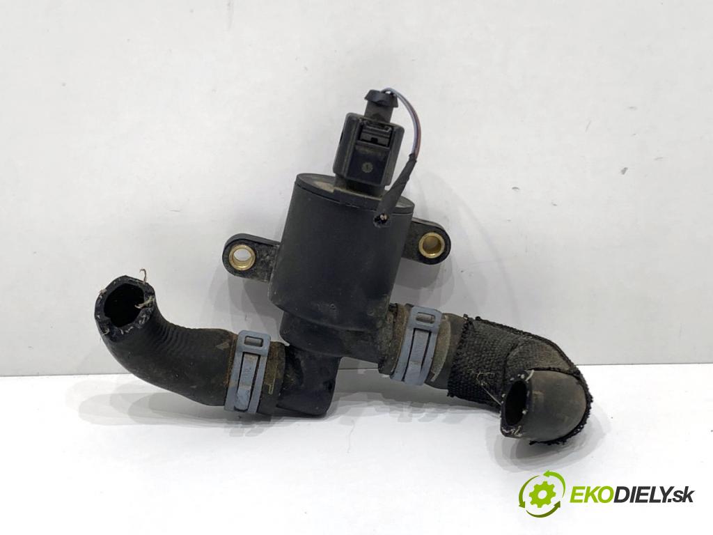 AUDI A6 C7 Kombi 2012 120 kW 2.0 TDI 1968 magnetický ventil vody 4H0121671B (Elektrosoučásti ostatní)