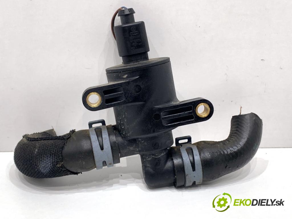 AUDI A6 C7 Kombi 2012 120 kW 2.0 TDI 1968 Magnetický ventil vody 4H0121671B (Elektrosúčasti ostatné)