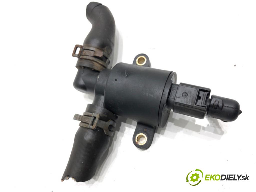 AUDI A6 C7 Kombi 2012 120 kW 2.0 TDI 1968 magnetický ventil vody 4H0121671B (Elektrosoučásti ostatní)