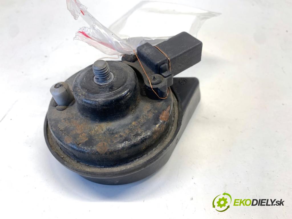 AUDI A6 C7 Kombi 2012 120 kW 2.0 TDI 1968 klaksón