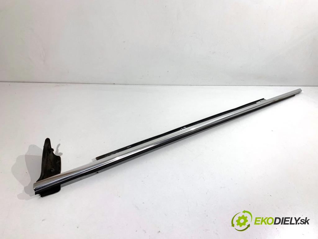 AUDI A6 C7 Kombi 2012 120 kW 2.0 TDI 1968 lišta Sbírání: přední část levý chróm 4G0853283