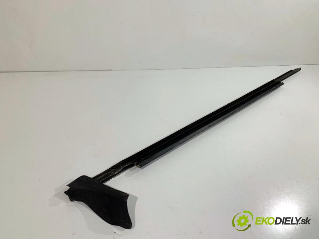 AUDI A6 C7 Kombi 2012 120 kW 2.0 TDI 1968 Lišta Sbírání: predný ľavy chróm 4G0853283