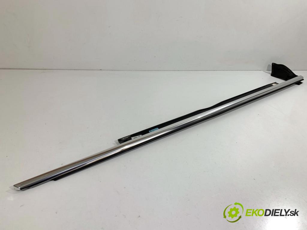 AUDI A6 C7 Kombi 2012 120 kW 2.0 TDI 1968 lišta Sbírání: přední část pravý chróm 4G0853284