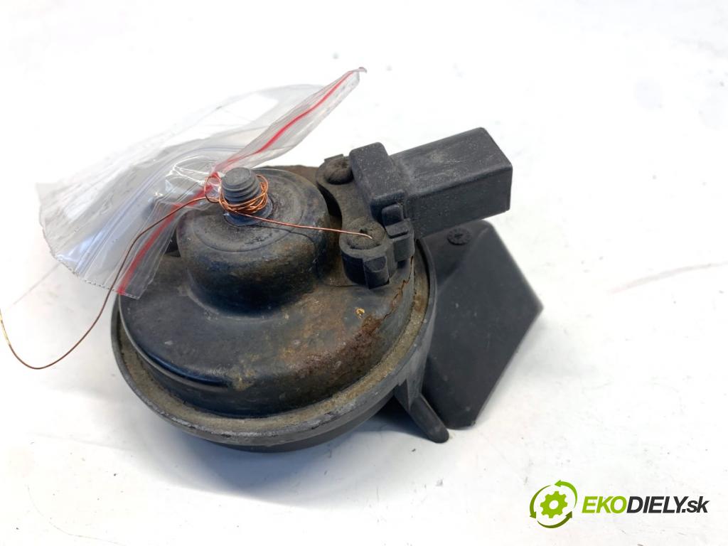 AUDI A6 C7 Kombi 2012 120 kW 2.0 TDI 1968 klaksón