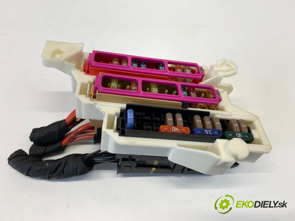 AUDI A6 C7 Kombi 2012 120 kW 2.0 TDI 1968 Skrinka poistková 4H0941824 (Poistková skrinka)