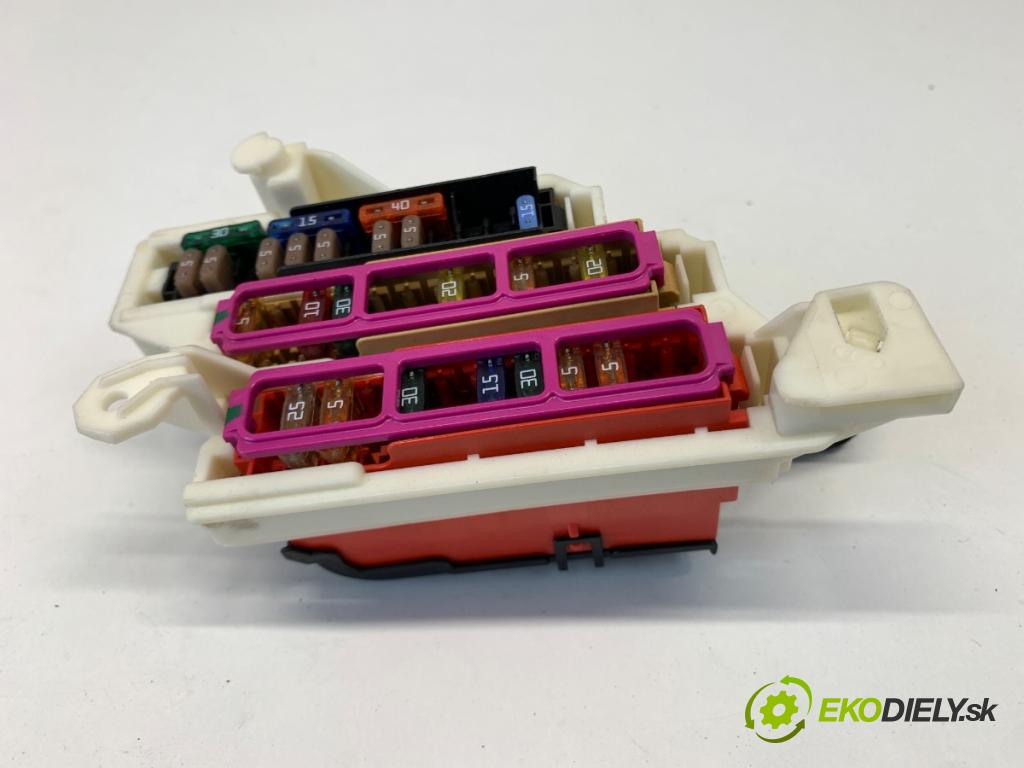 AUDI A6 C7 Kombi 2012 120 kW 2.0 TDI 1968 Skrinka poistková 4H0941824 (Poistková skrinka)