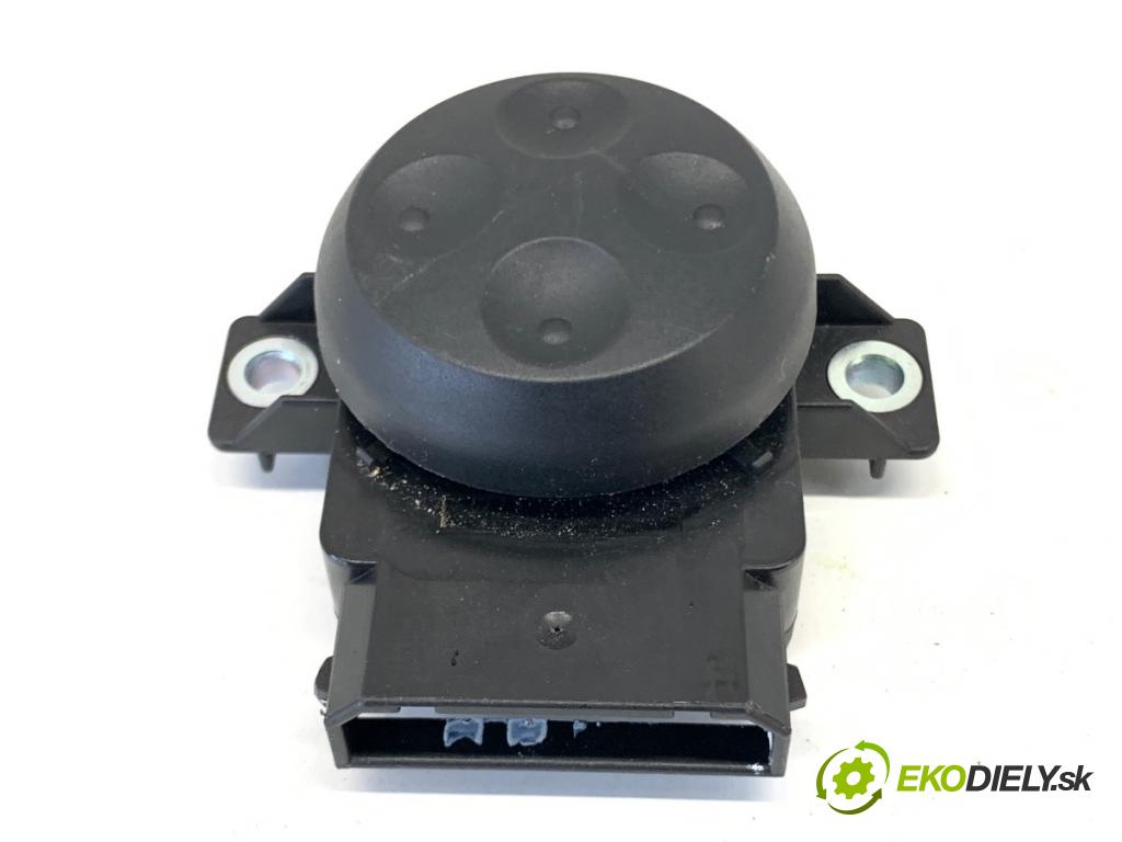 AUDI A6 C7 Kombi 2012 120 kW 2.0 TDI 1968 Prepínač sedačky pravy 8E0959777B