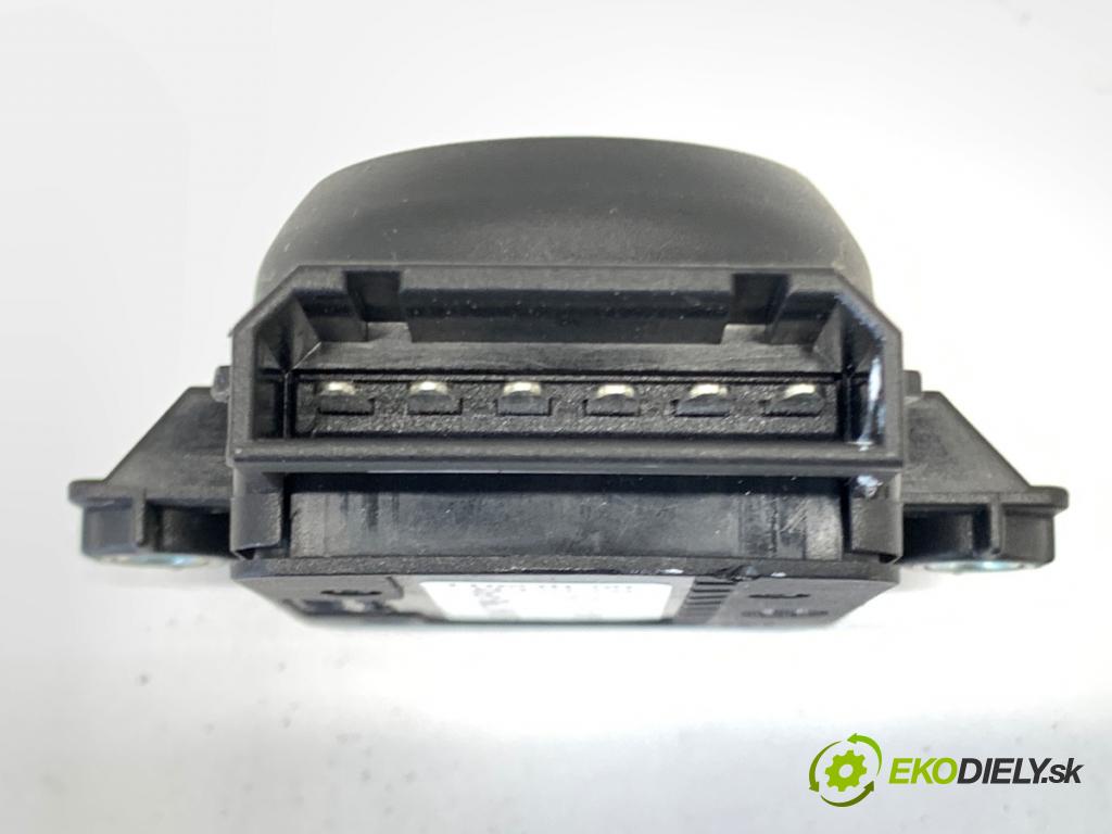 AUDI A6 C7 Kombi 2012 120 kW 2.0 TDI 1968 Prepínač sedačky pravy 8E0959777B