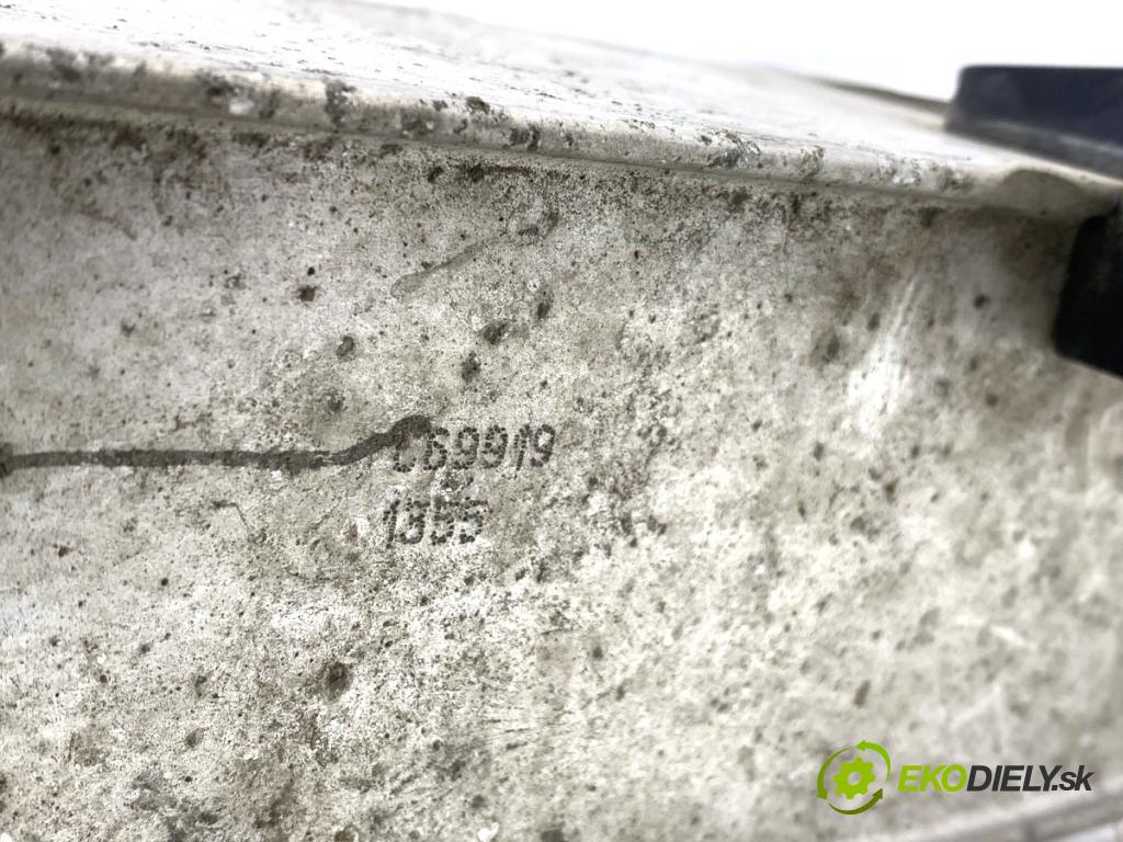 AUDI A6 C7 Kombi 2012 120 kW 2.0 TDI 1968 držiak stláčanie predný pravá 4G0807134F