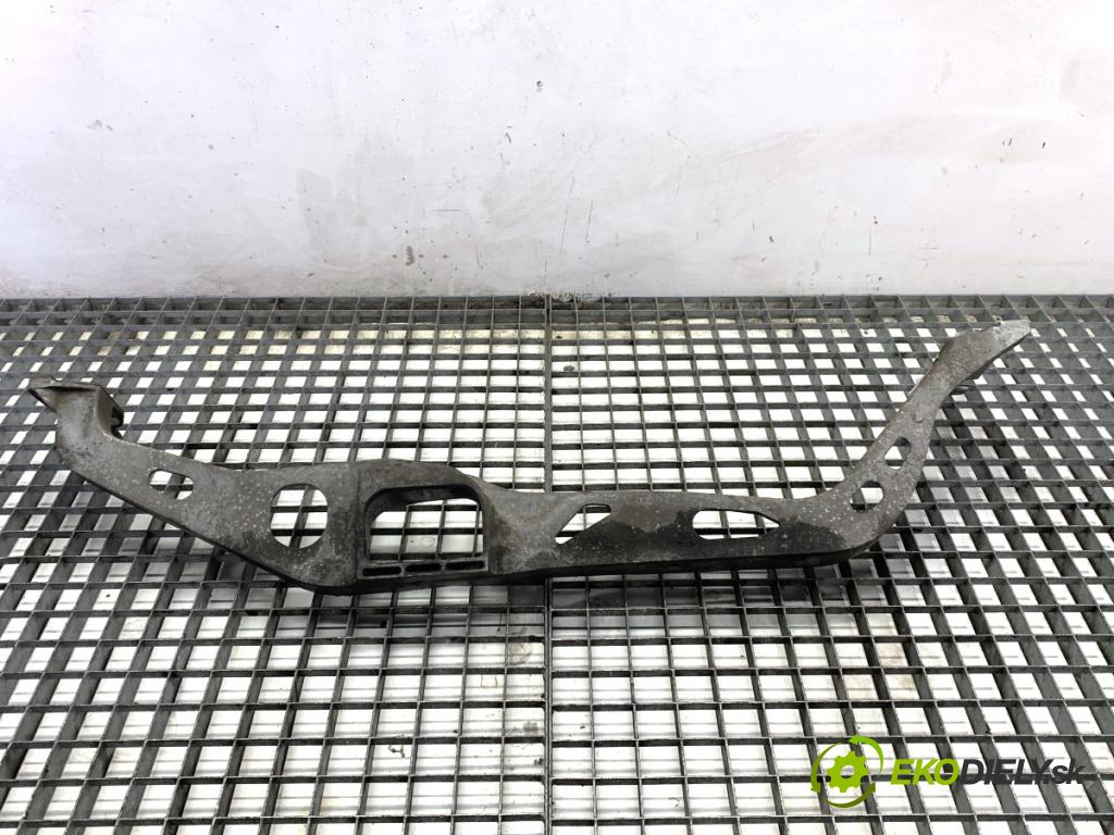 AUDI A6 C7 Kombi 2012 120 kW 2.0 TDI 1968 Výstuha držiak podpera Motor 8K0199521Q