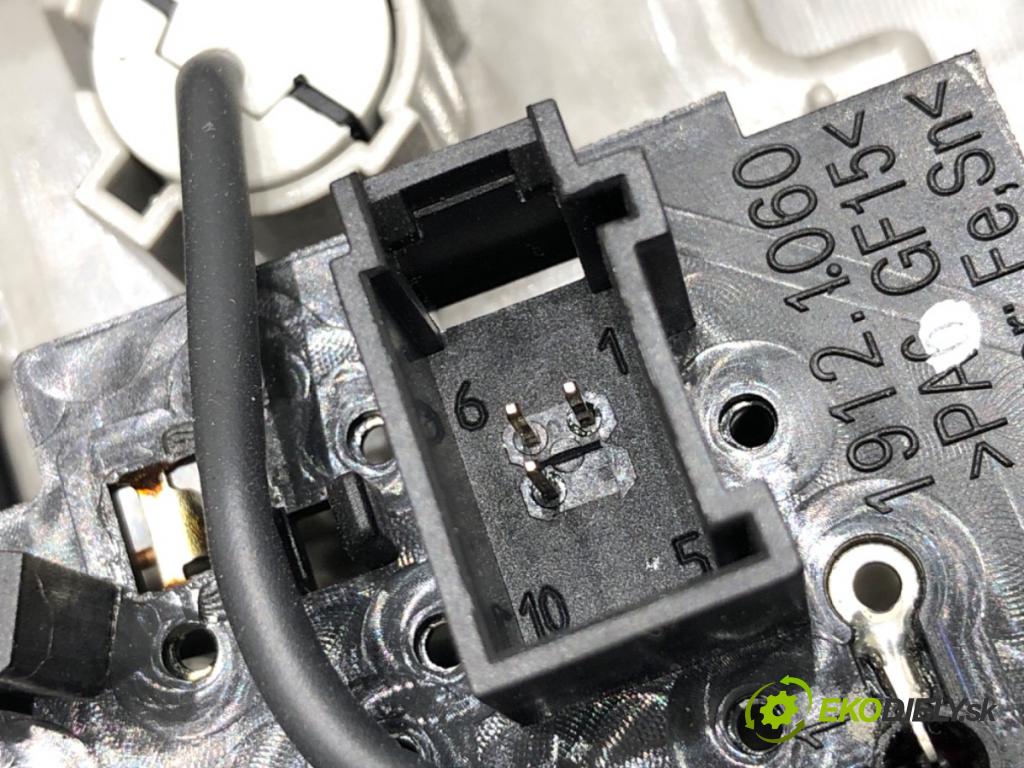 AUDI A6 C7 Kombi 2012 120 kW 2.0 TDI 1968 světlo stropní 4G0947135H