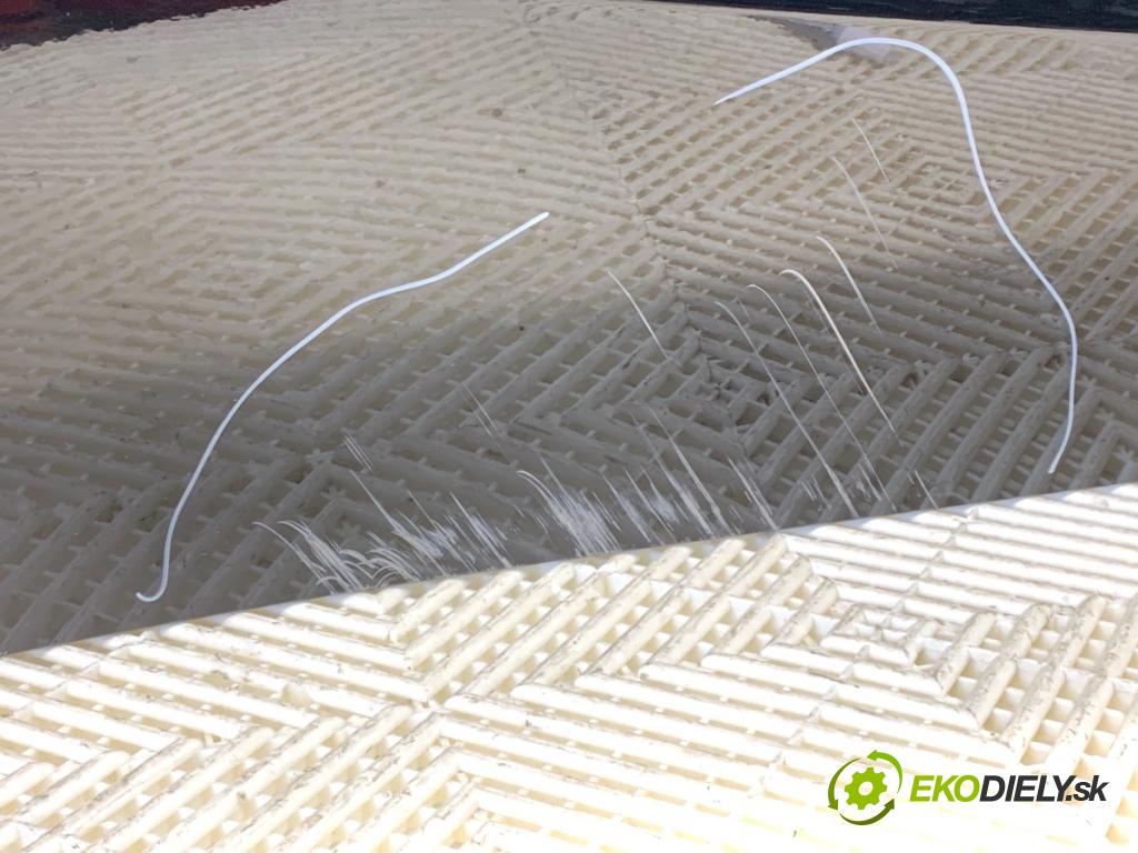 MERCEDES-BENZ KLASA GLA SUV 2017 100 kW GLA 200 CDI 4-matic (156.902) 2143 Dvere pravy zad