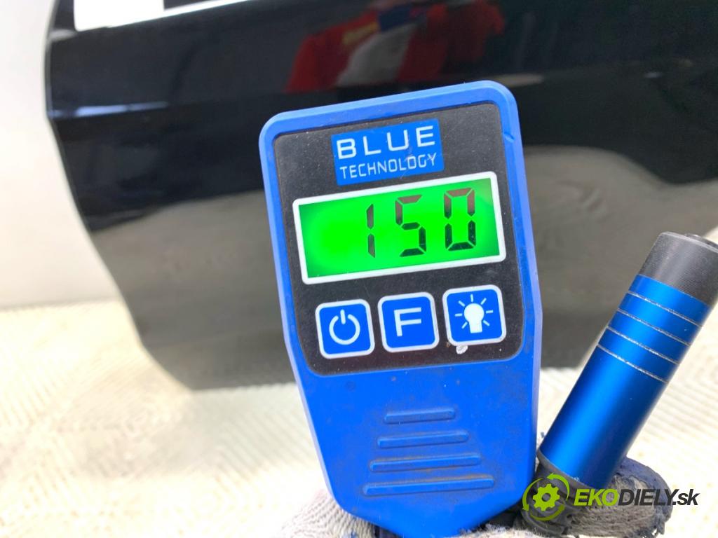 MERCEDES-BENZ KLASA GLA SUV 2017 100 kW GLA 200 CDI 4-matic (156.902) 2143 dveře levý zadní část