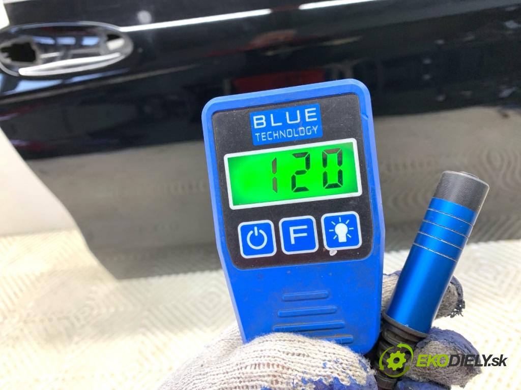 MERCEDES-BENZ KLASA GLA SUV 2017 100 kW GLA 200 CDI 4-matic (156.902) 2143 Dvere pravy predný