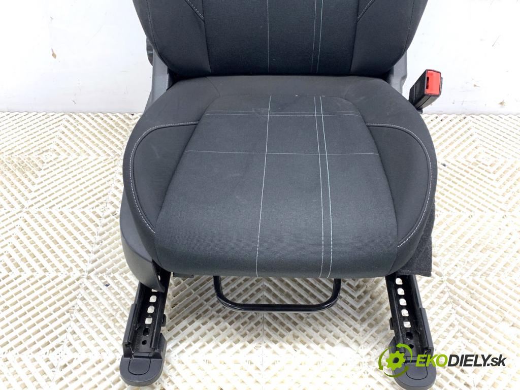 FORD FIESTA MK8 liftback 2021 55 kW 1.1 Ti-VCT 1084 Sedadlo pravy predný
