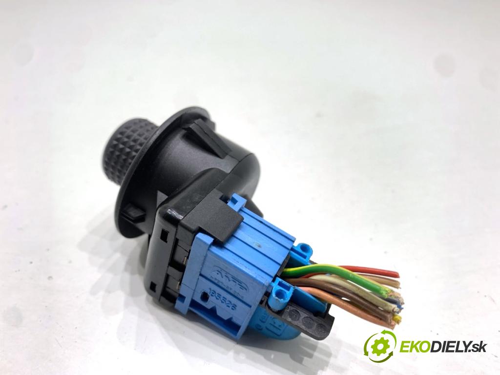 CITROEN BERLINGO II nadwozie wielkoprzestrzenne (MPV) 2016 73 kW 1.6 BlueHDi 100 1560 Prepínač nastavenia spätných zrkadiel  (Prepínacie páčky pod volantom)