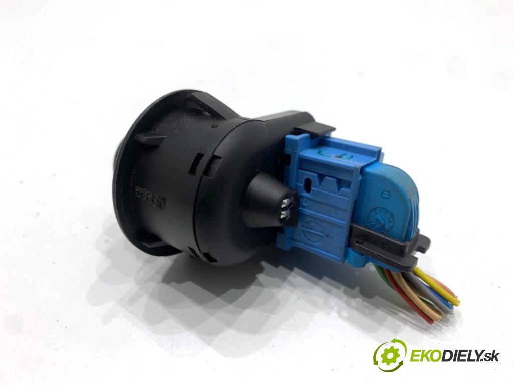 CITROEN BERLINGO II nadwozie wielkoprzestrzenne (MPV) 2016 73 kW 1.6 BlueHDi 100 1560 Prepínač nastavenia spätných zrkadiel  (Prepínacie páčky pod volantom)