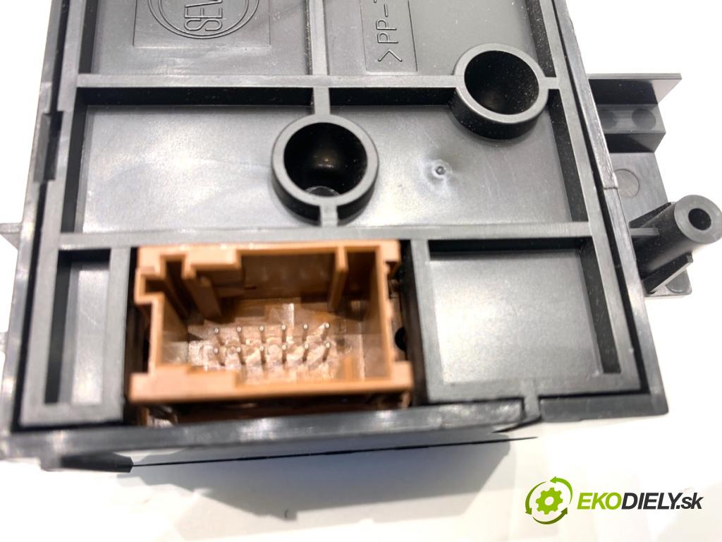 CITROEN BERLINGO II nadwozie wielkoprzestrzenne (MPV) 2016 73 kW 1.6 BlueHDi 100 1560 Panel ovládania kúrenia 9676643277 (Prepínacie páčky pod volantom)