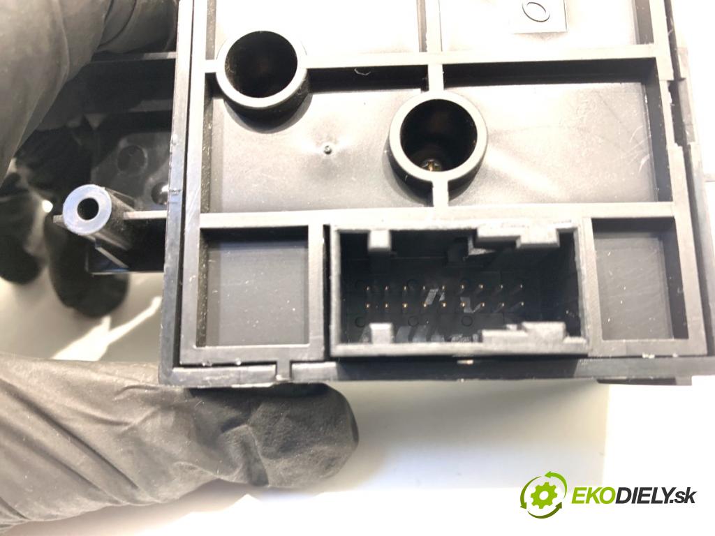 CITROEN BERLINGO II nadwozie wielkoprzestrzenne (MPV) 2016 73 kW 1.6 BlueHDi 100 1560 Panel ovládania kúrenia 9676643277 (Prepínacie páčky pod volantom)