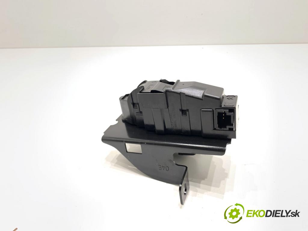 CITROEN BERLINGO II nadwozie wielkoprzestrzenne (MPV) 2016 73 kW 1.6 BlueHDi 100 1560 zámok okna zadnej 9671153480