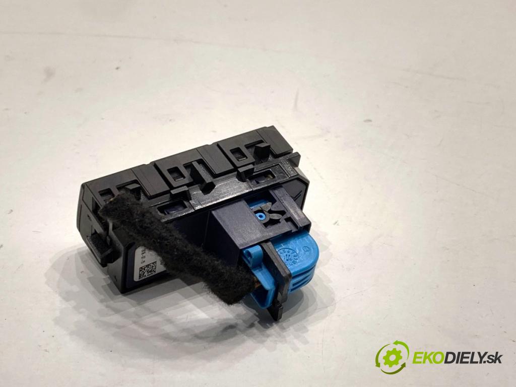 CITROEN BERLINGO II nadwozie wielkoprzestrzenne (MPV) 2016 73 kW 1.6 BlueHDi 100 1560 Panel ovládania radia 9811041377 (Prepínacie páčky pod volantom)