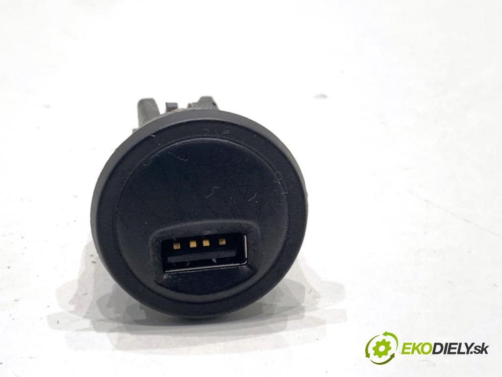 CITROEN BERLINGO II nadwozie wielkoprzestrzenne (MPV) 2016 73 kW 1.6 BlueHDi 100 1560 HNÍZDO: USB 9800714777