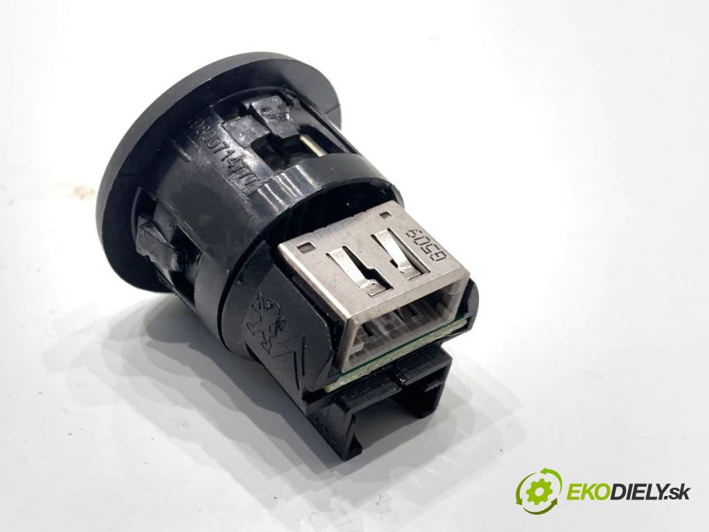 CITROEN BERLINGO II nadwozie wielkoprzestrzenne (MPV) 2016 73 kW 1.6 BlueHDi 100 1560 HNÍZDO: USB 9800714777