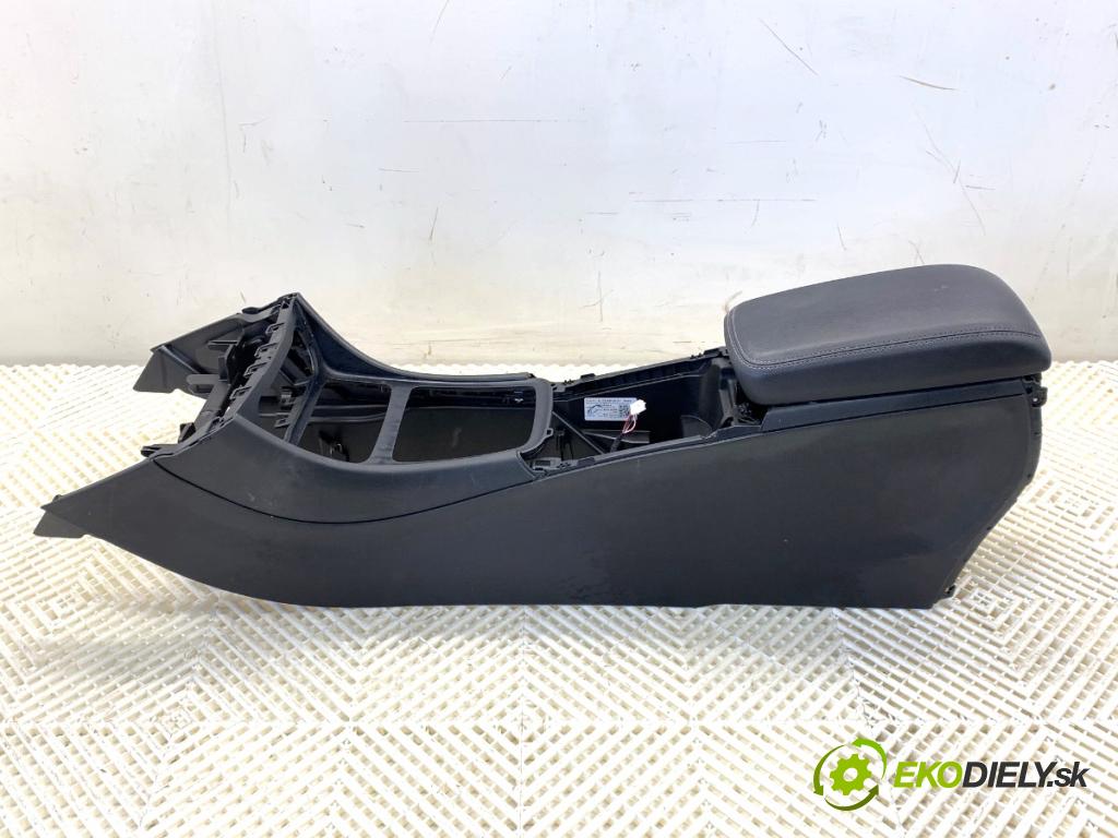 MERCEDES-BENZ KLASA GLA SUV 2017 100 kW GLA 200 CDI 4-matic (156.902) 2143 Tunel stredový opierka 