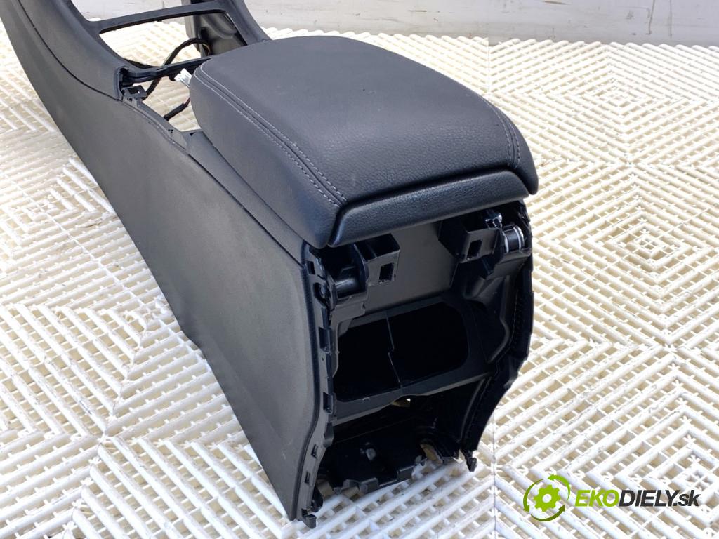 MERCEDES-BENZ KLASA GLA SUV 2017 100 kW GLA 200 CDI 4-matic (156.902) 2143 Tunel stredový opierka