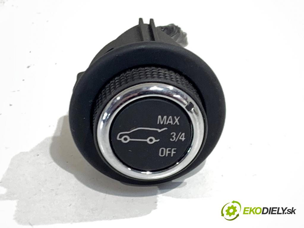 OPEL INSIGNIA B Kombi 2021 128 kW 2.0 CDTi (35) 1995 přepínač otevírání dveří 22939387 (Páčky pod volantem)