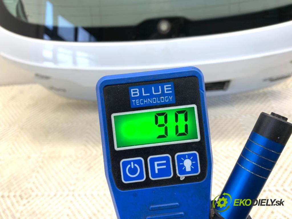 AUDI A4 B9 Kombi 2018 140 kW 2.0 TDI quattro 1968 kapota zad LS9R