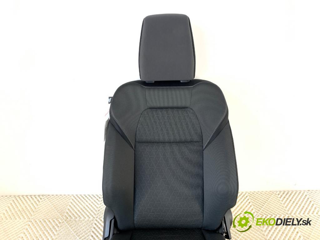 SUZUKI SWIFT VI liftback 2024 61 kW 1.2 VVT Hybrid (ZCEDS, AOL312) 1197 Sedadlo pravy predný