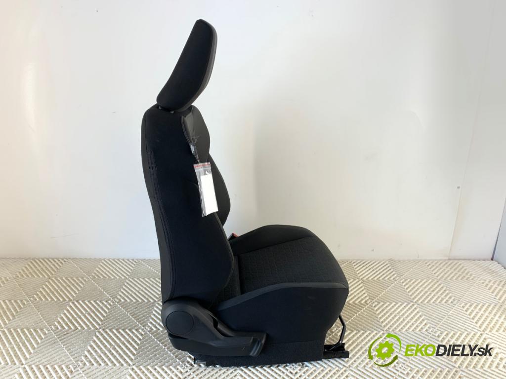 SUZUKI SWIFT VI liftback 2024 61 kW 1.2 VVT Hybrid (ZCEDS, AOL312) 1197 Sedadlo pravy predný