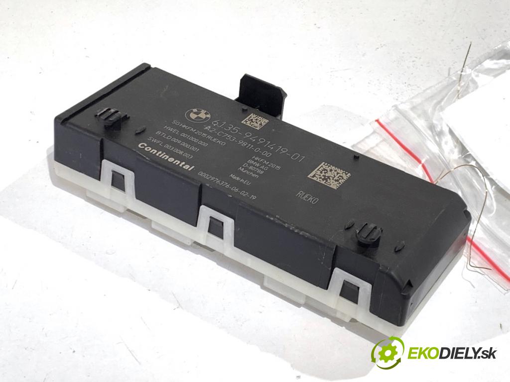 BMW F31 Kombi 2019 110 kW 318 d 1995 modul dveří 9491419