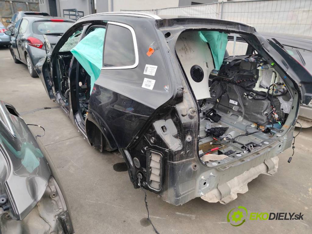 VOLVO XC60 II SUV 2020 173 kW B5 Mild-Hybrid AWD 1969 KAROSERIA ČTVRŤÁK blatník práh střecha PODŁUŻNICA 