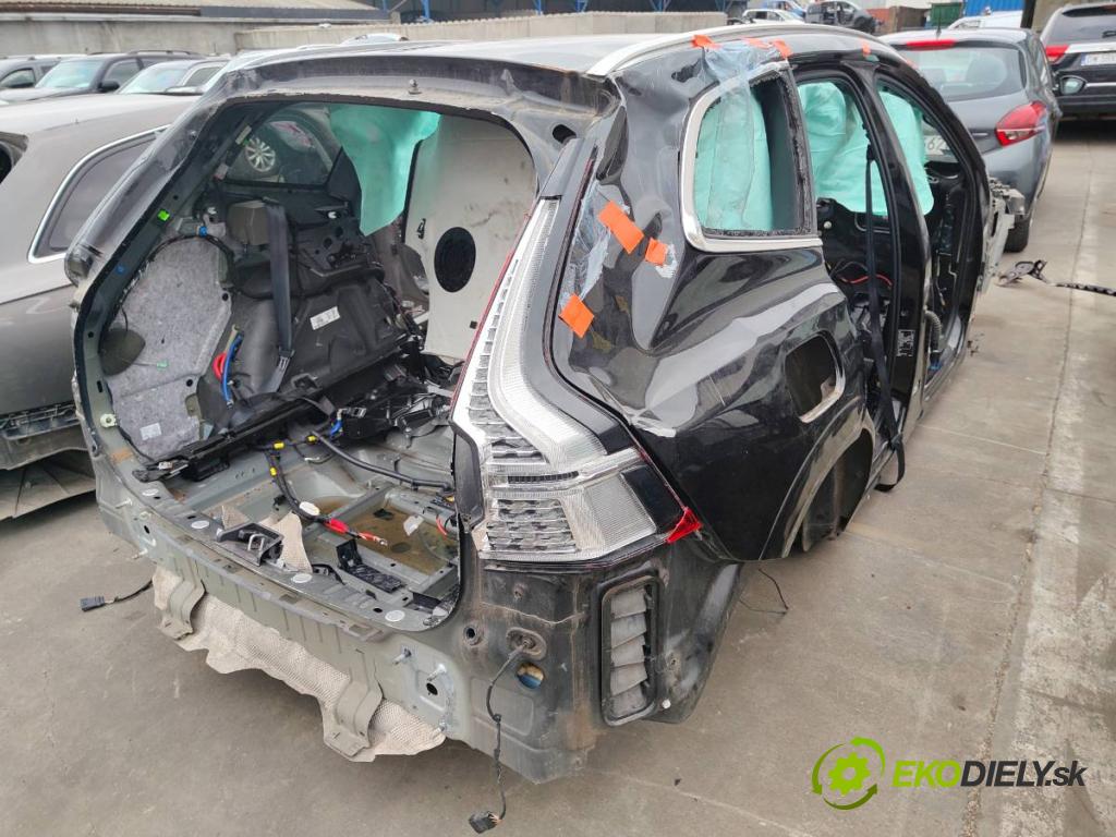 VOLVO XC60 II SUV 2020 173 kW B5 Mild-Hybrid AWD 1969 karoséria ČTVRŤÁK: Blatník prah strecha PODŁUŻNICA