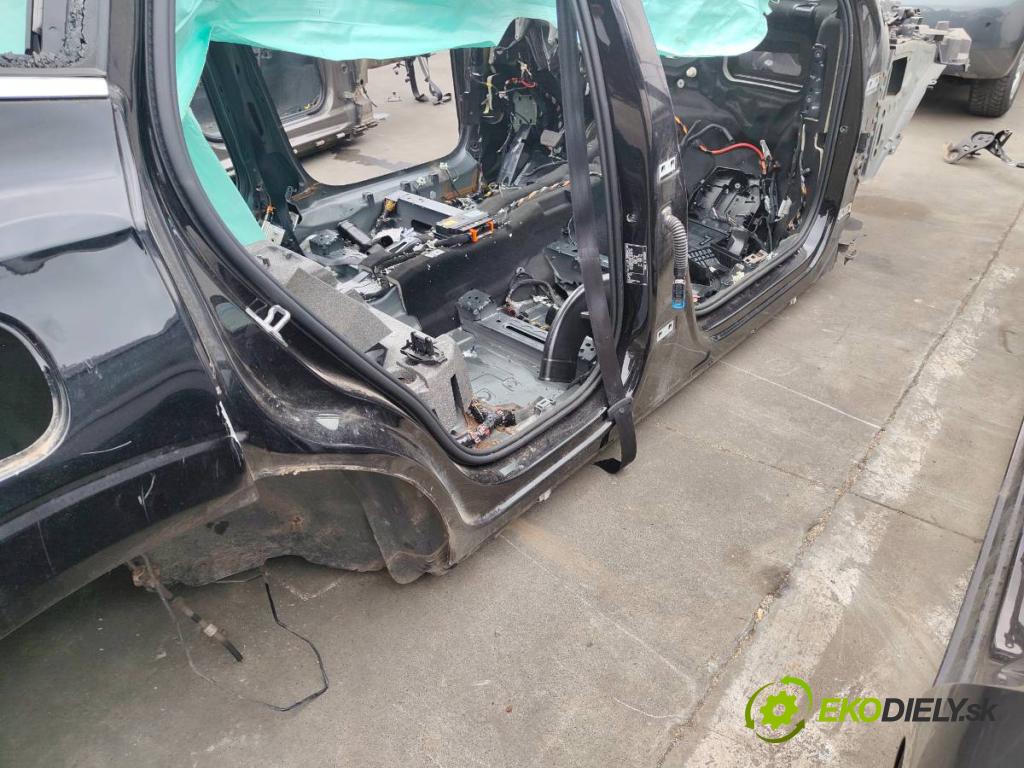 VOLVO XC60 II SUV 2020 173 kW B5 Mild-Hybrid AWD 1969 karoséria ČTVRŤÁK: Blatník prah strecha PODŁUŻNICA