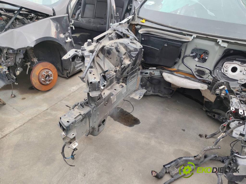 VOLVO XC60 II SUV 2020 173 kW B5 Mild-Hybrid AWD 1969 karoséria ČTVRŤÁK: Blatník prah strecha PODŁUŻNICA