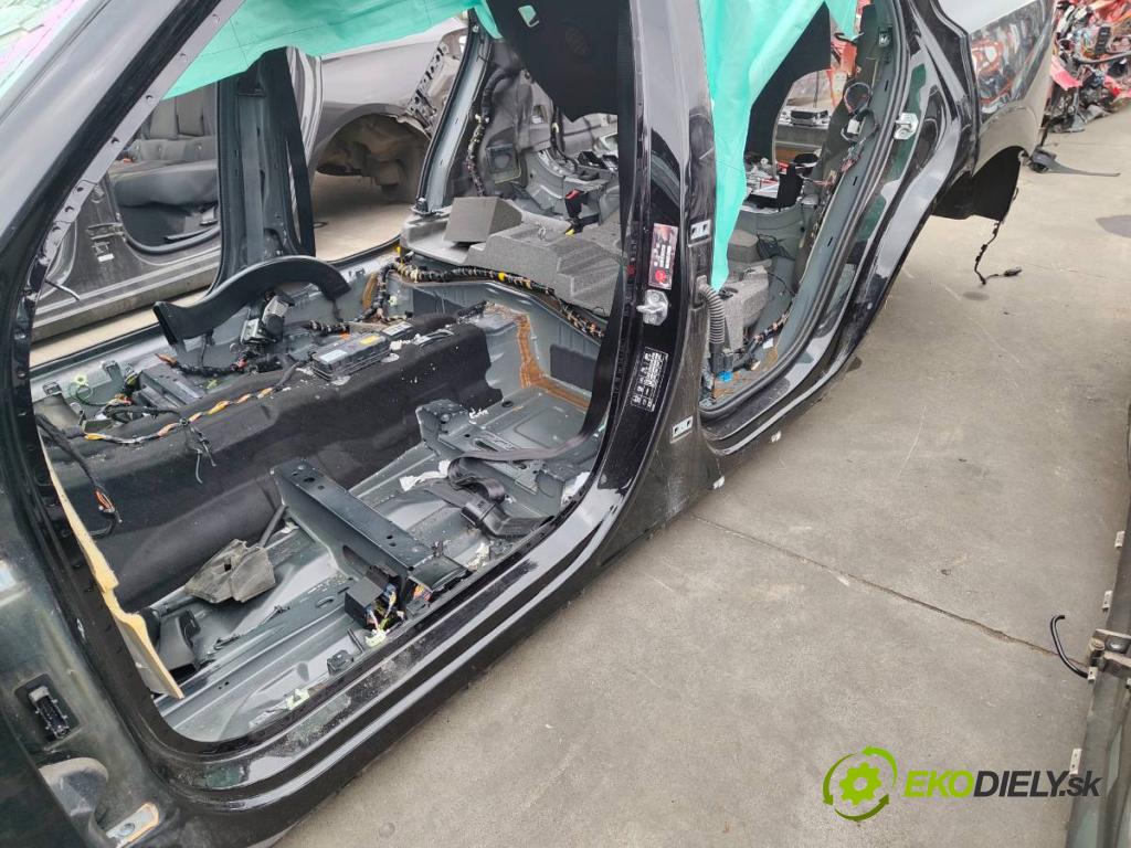 VOLVO XC60 II SUV 2020 173 kW B5 Mild-Hybrid AWD 1969 karoséria ČTVRŤÁK: Blatník prah strecha PODŁUŻNICA