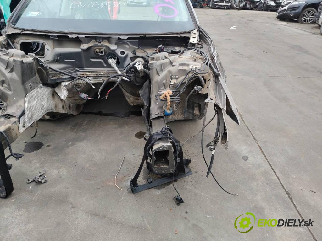 AUDI A6 C7 Kombi 2012 120 kW 2.0 TDI 1968 karoséria ČTVRŤÁK: Blatník prah strecha PODŁUŻNICA