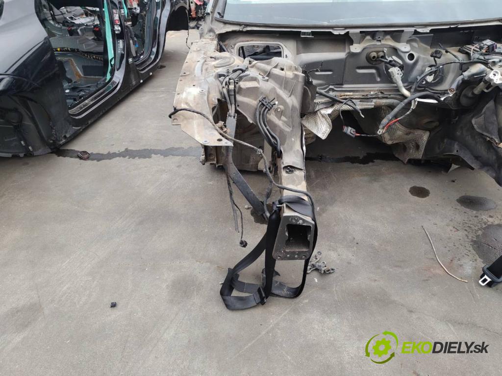 AUDI A6 C7 Kombi 2012 120 kW 2.0 TDI 1968 karoséria ČTVRŤÁK: Blatník prah strecha PODŁUŻNICA